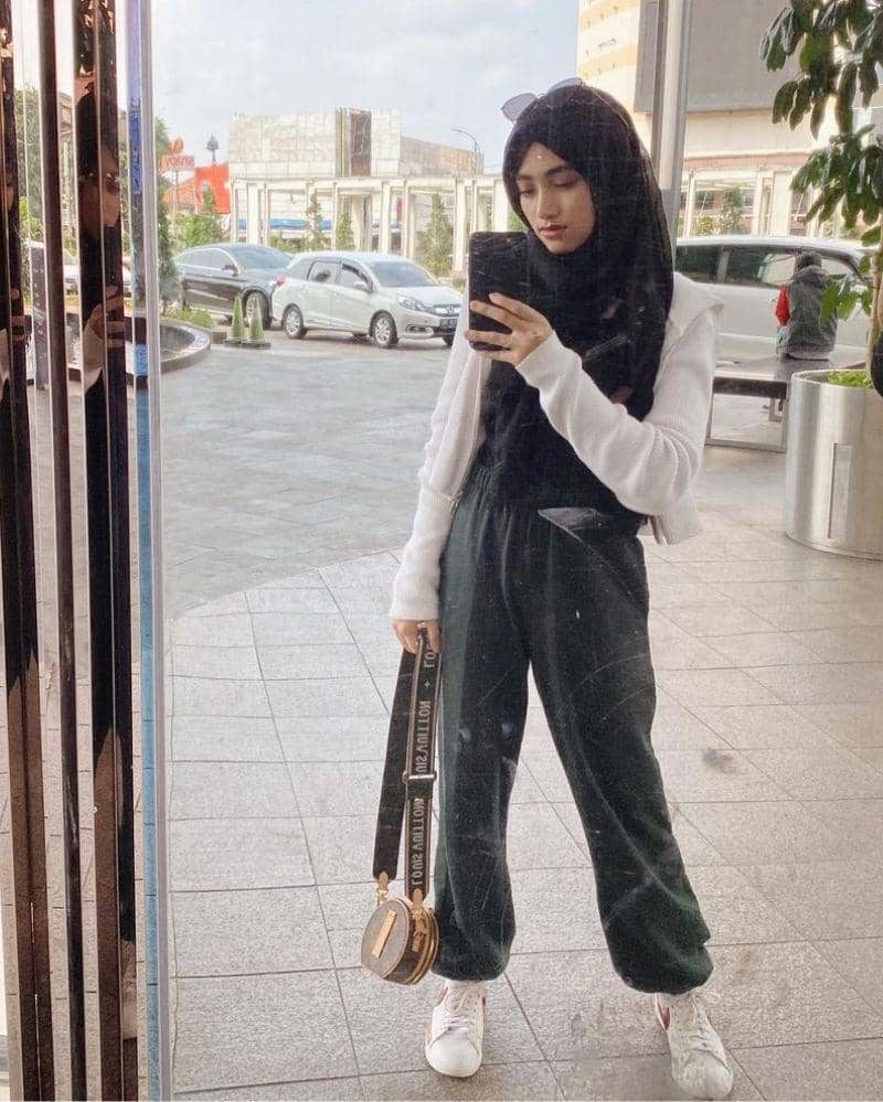 Instagram.com/shireeenz