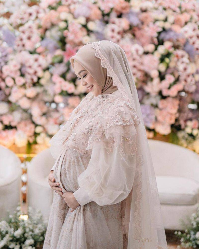 Instagram.com/riaricis1795