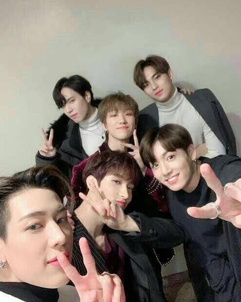 Twitter.com/BTS_twt