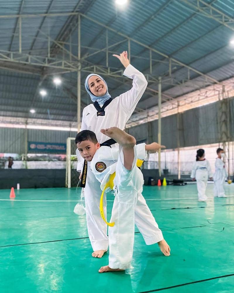 Instagram.com/tya_ariestya