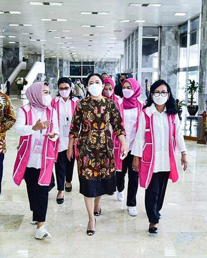 Instagram.com/puanmaharaniri