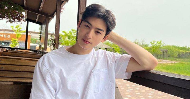 Instagram.com/eunwo.o_c