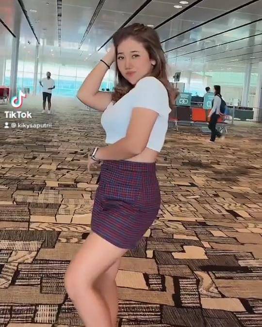 Instagram.com/kikysaputrii