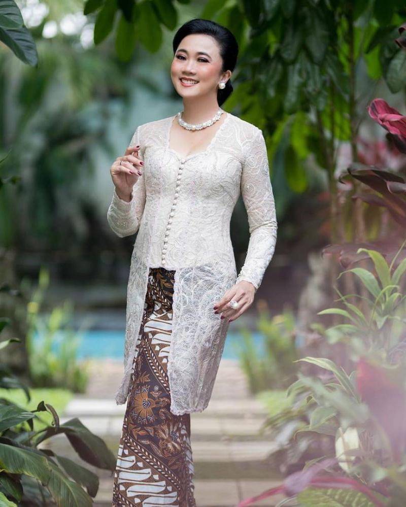 Instagram.com/2gek_ayuhenirosan