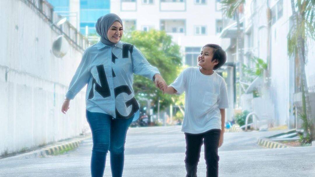 Instagram.com/nathalieholscher