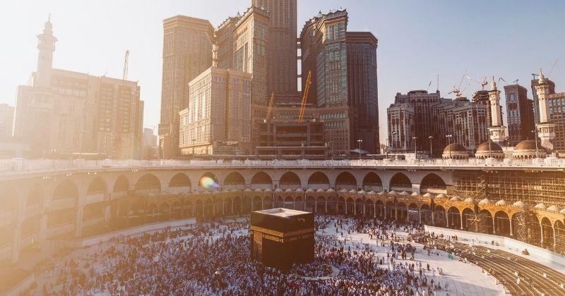 Apa Itu Haji Furoda? Apa Bedanya dengan Haji Reguler?