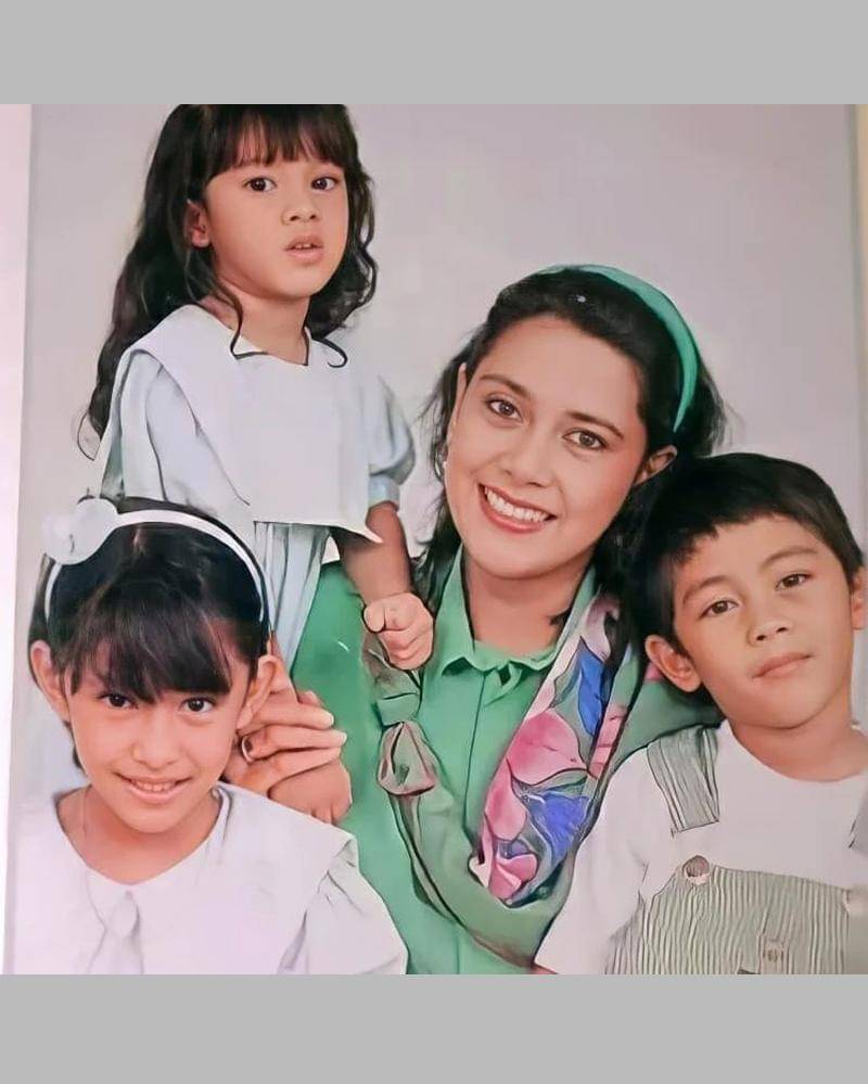 Instagram.com/lydiakandou_