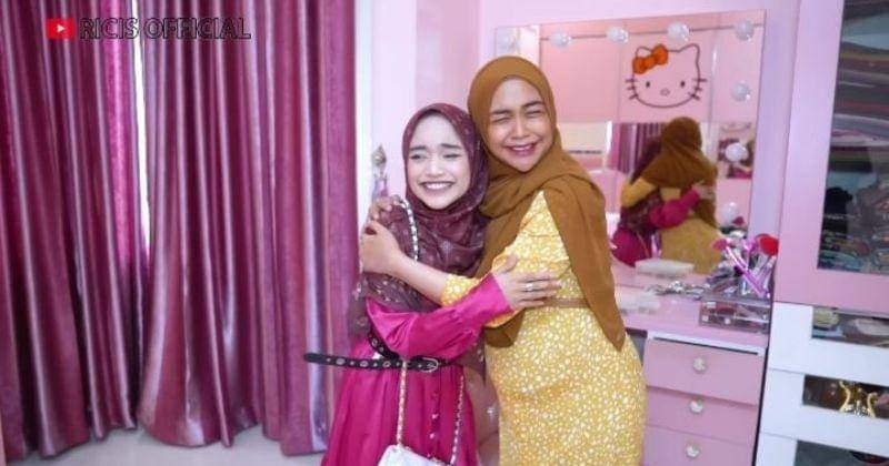 Youtube.com/Ricis Official