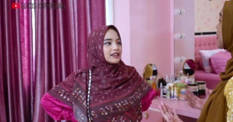 Youtube.com/Ricis Official