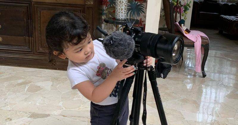 Instagram.com/thaniaputrionsu