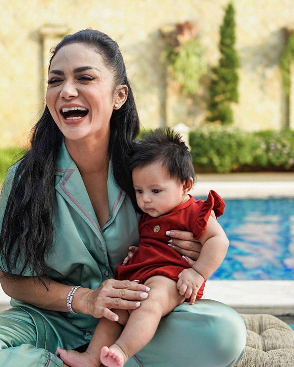 Instagram.com/krisdayantilemos