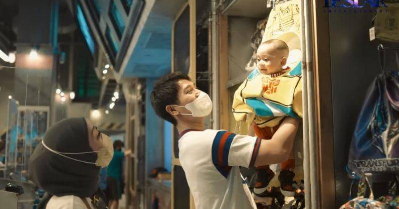 YouTube.com/Leslar Entertainment