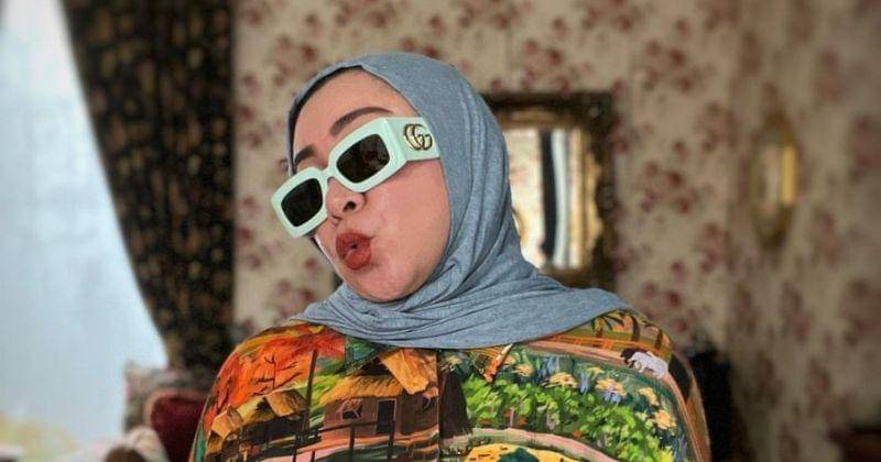 Instagram.com/melly_goeslaw/