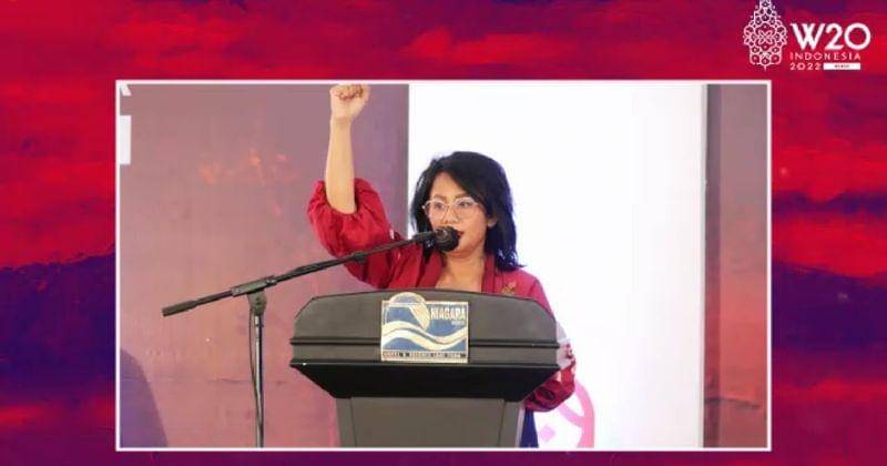 Tangkapan layar saat webinar - Popmama.com/Juan Dwi Satya