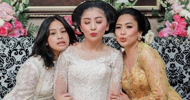 Instagram.com/fenirose