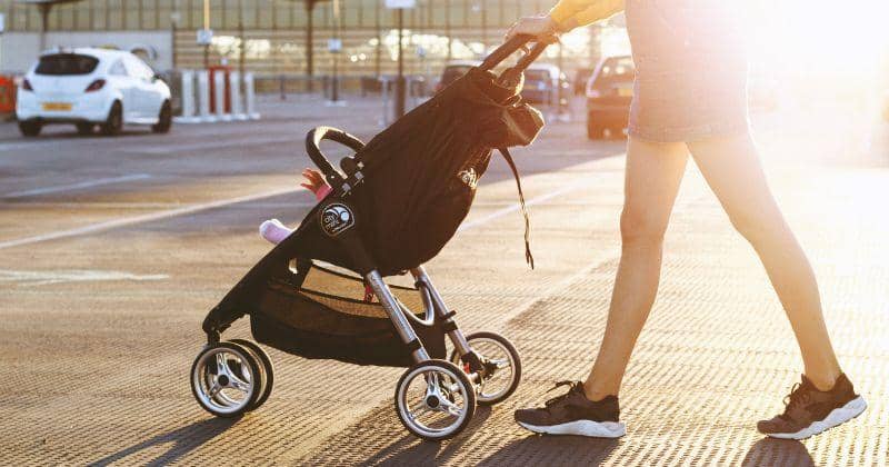 9 Rekomendasi Stroller Cabin Size, Ringan dan Mudah Dilipat | Popmama.com