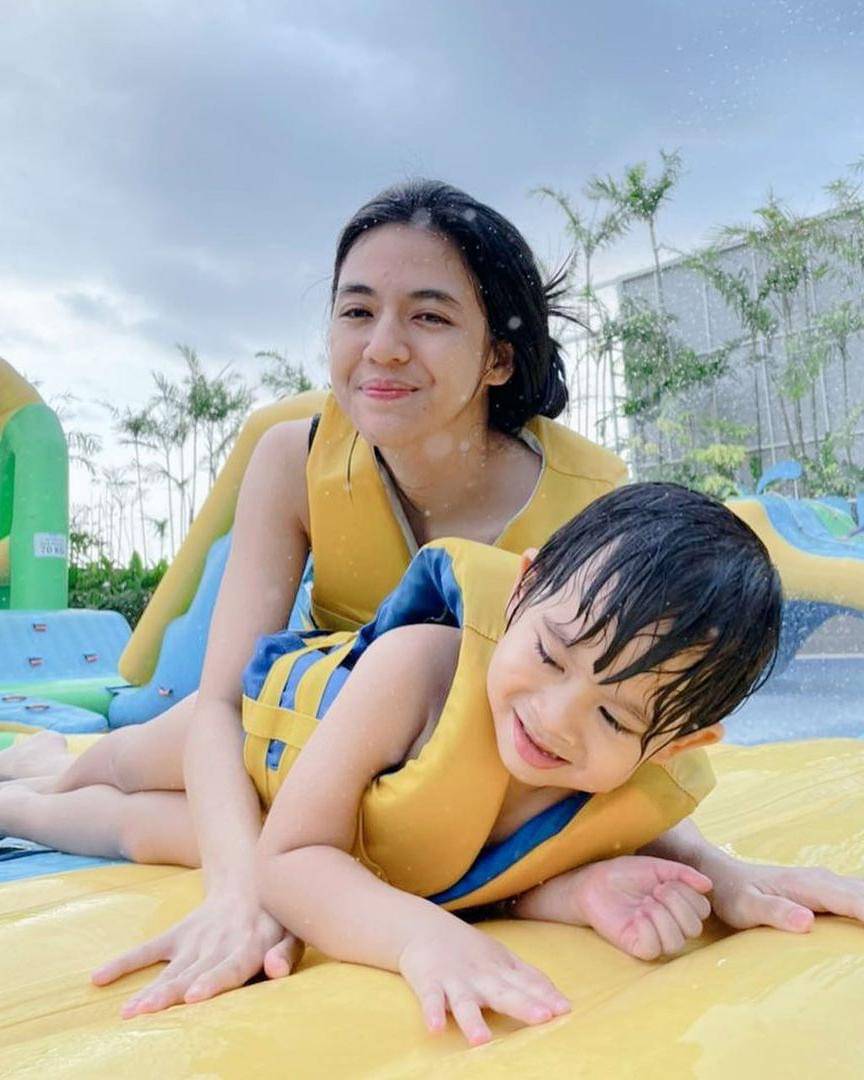 Instagram.com/putriuna