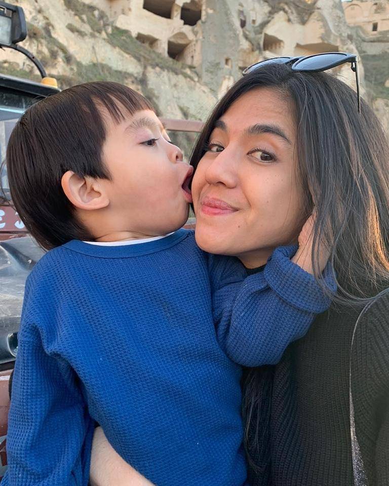 Instagram.com/putriuna