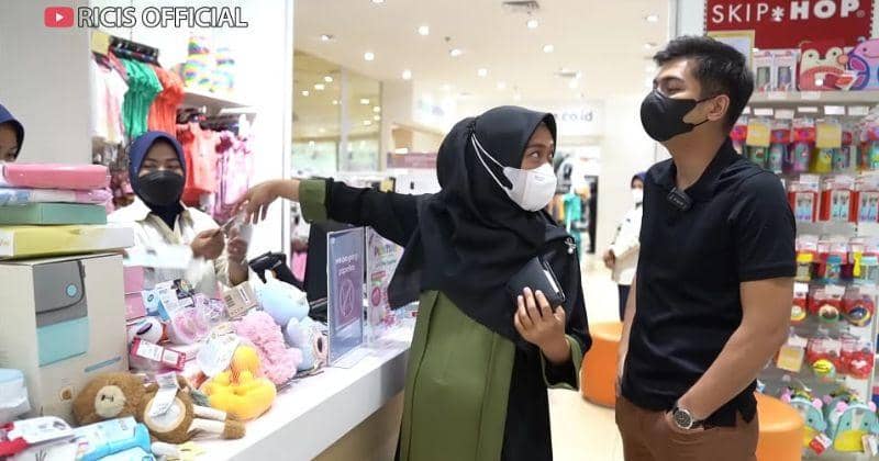 Youtube.com/Ricis Official