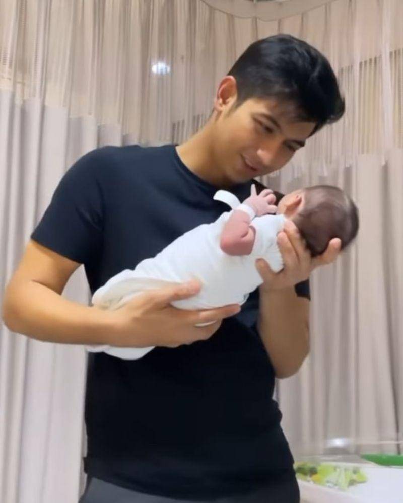 Instagram.com/riaricis1795