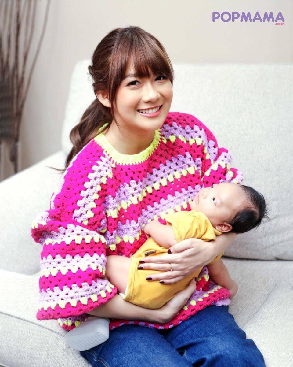 Adiezty Fersa Millennial Mama of the Month edisi Agustus 2022 - Popmama.com/Ely Ricardo