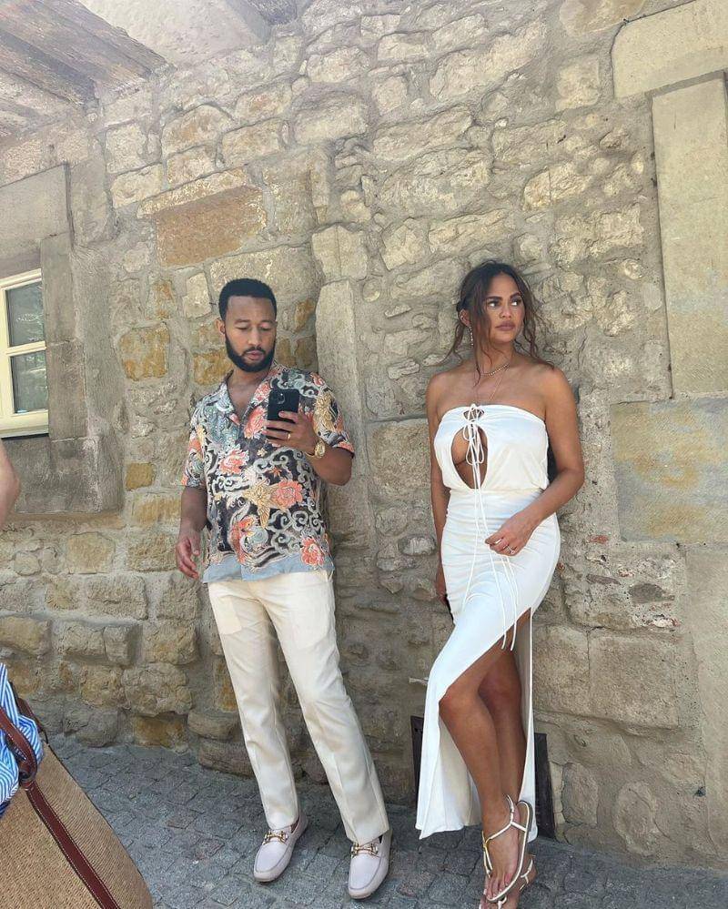 Instagram.com/chrissyteigen