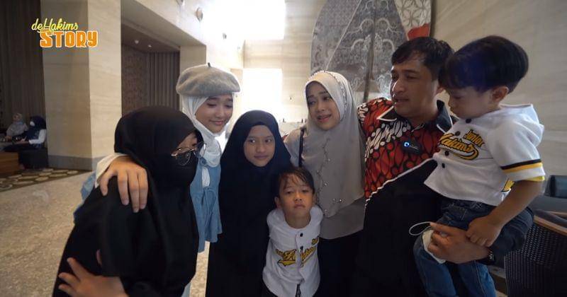 Youtube.com/deHakims Story