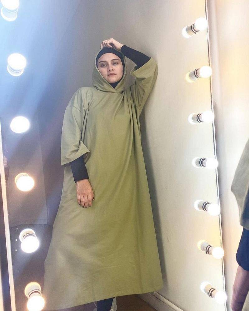 instagram.com/zeezeeshahab