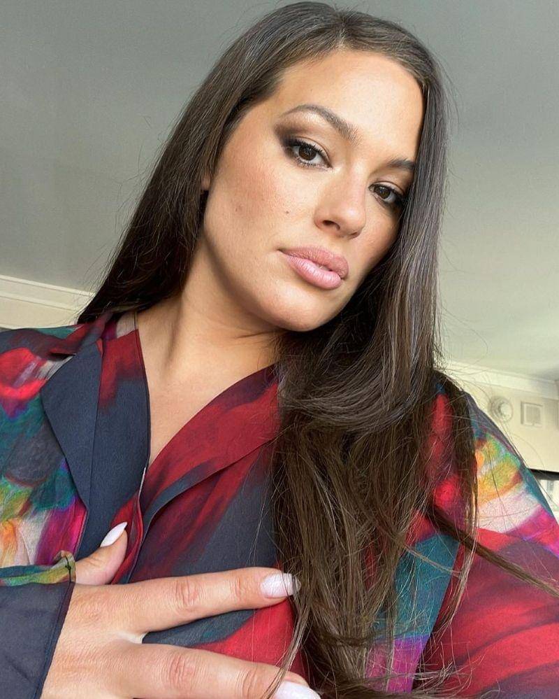 Instagram.com/ashleygraham