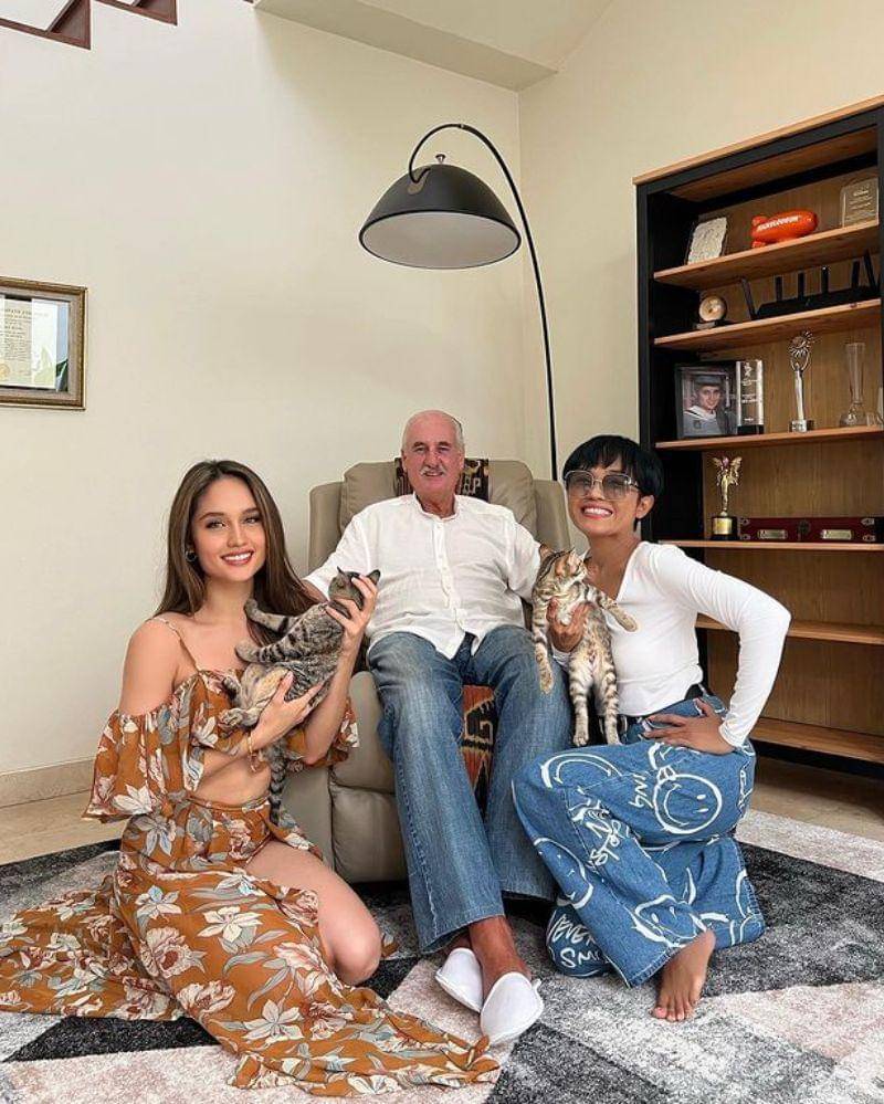 Instagram.com/herdianak