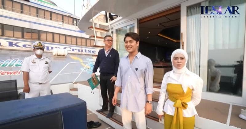 Youtube.com/Leslar Entertainment