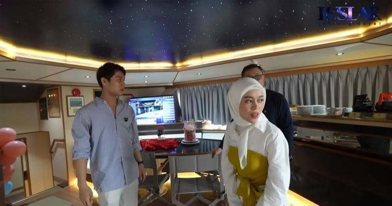 Youtube.com/Leslar Entertainment