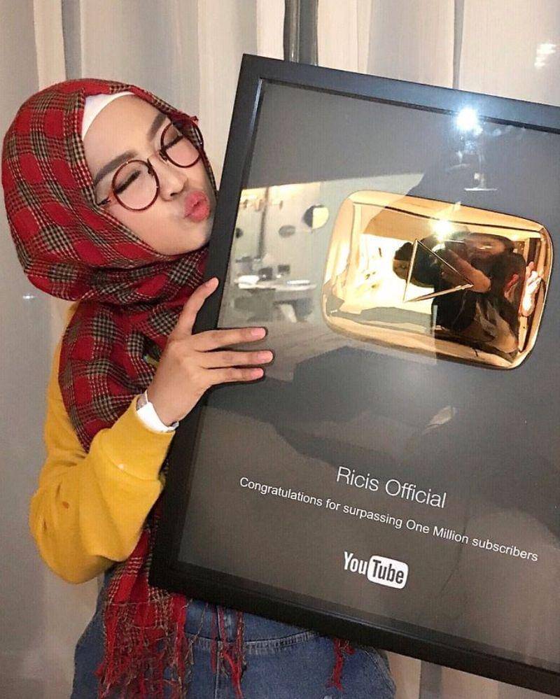 Instagram.com/riaricis1795