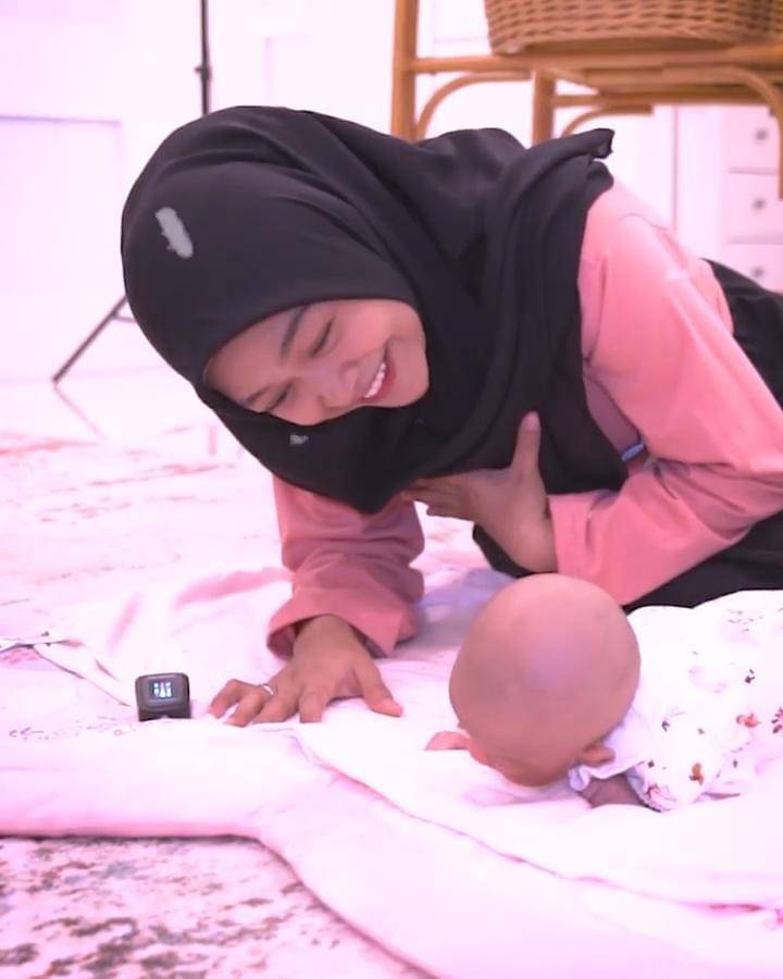 Instagram.com/riaricis1795