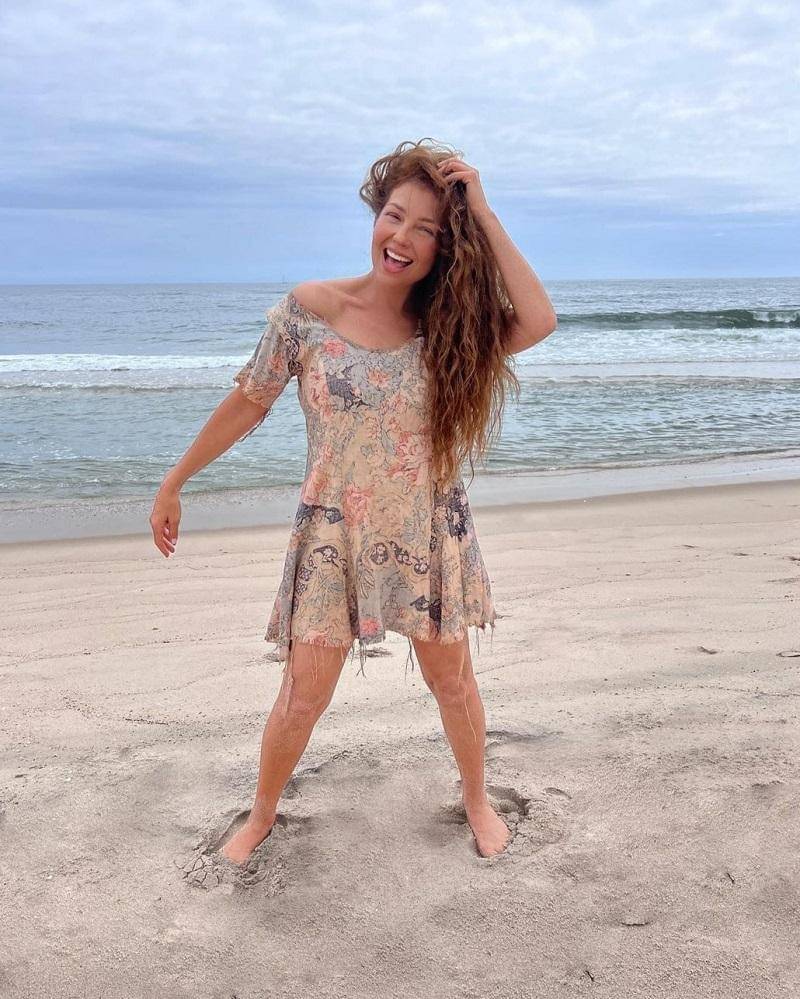 instagram.com/thalia