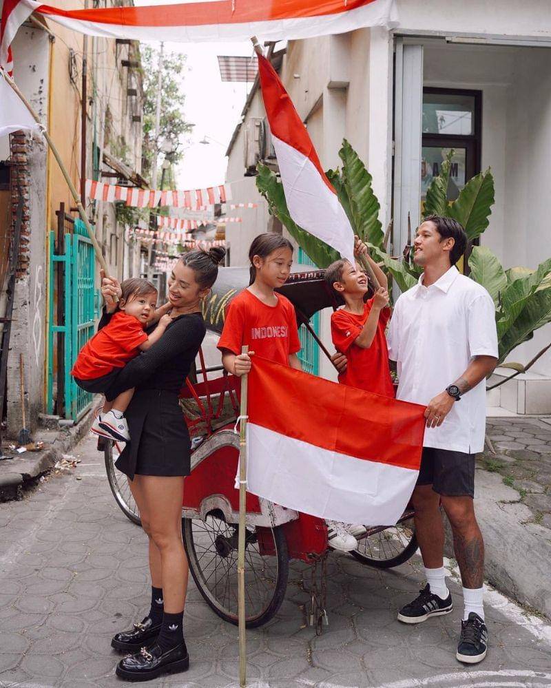 Instagram.com/jenniferbachdim