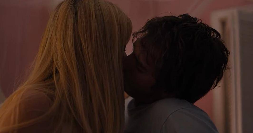 YouTube.com/Scarlet Girl