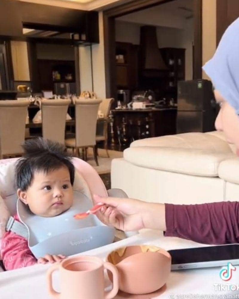 Tiktok.com/@aureliehermansyahatta