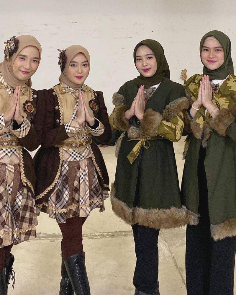 Instagram.com/dena.sr15