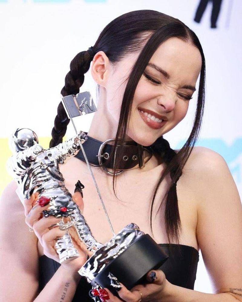 Instagram.com/dovecameron