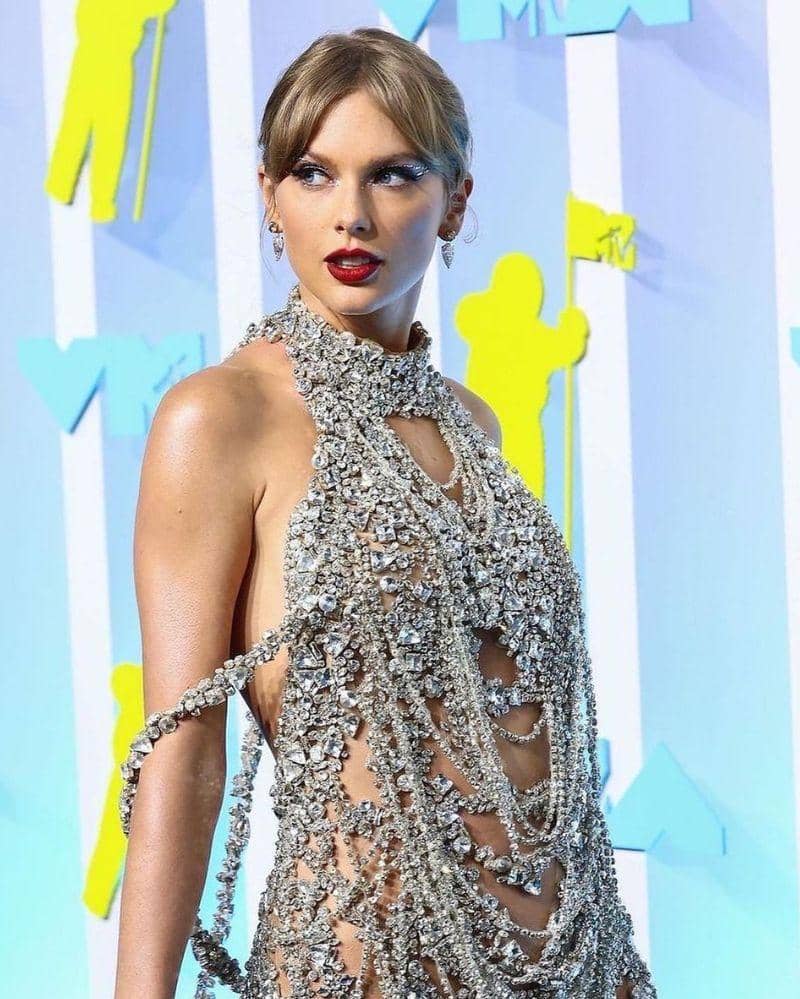 Instagram.com/patmcgrathreal