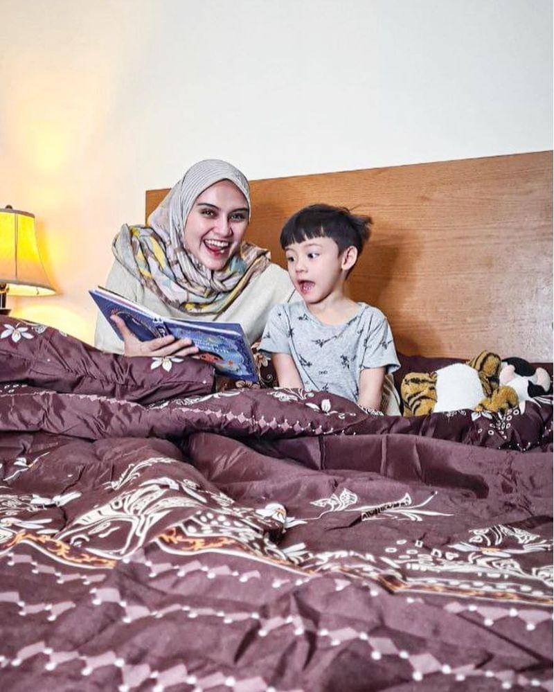 Instagram.com/zeezeeshahab