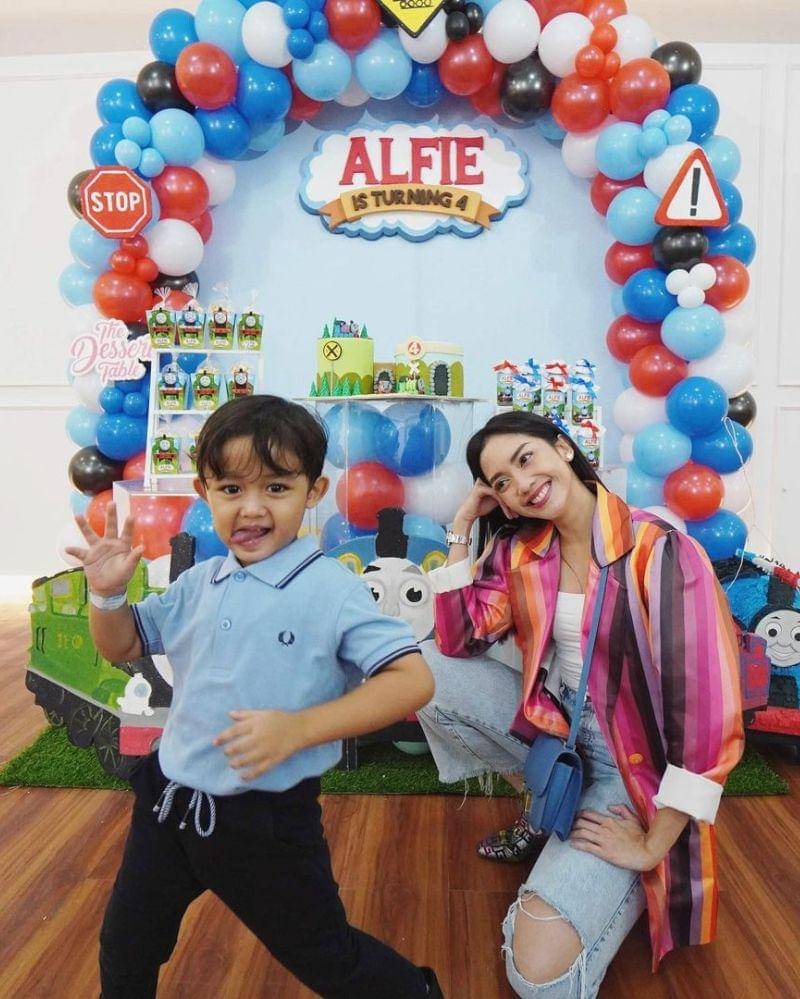 Instagram.com/ririndwiariyanti