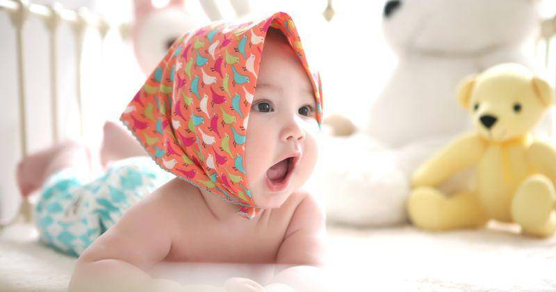 Bayi menggunakan bandana - Pexels/Pixabay
