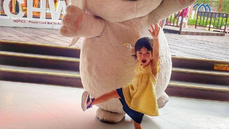 Instagram.com/elena.seeley.joesoef