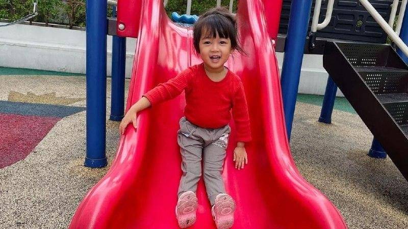 Instagram.com/elena.seeley.joesoef