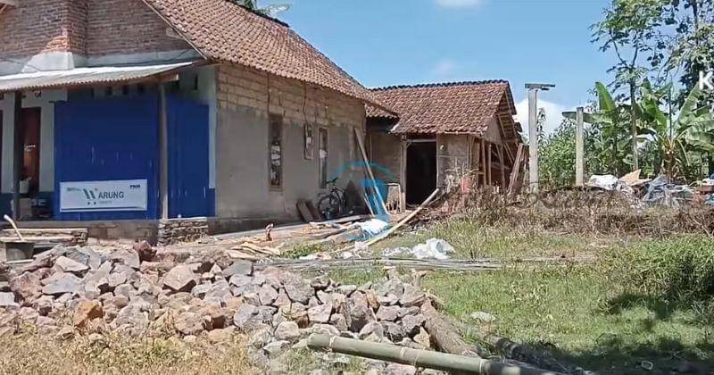 Youtube.com/ Arista Record