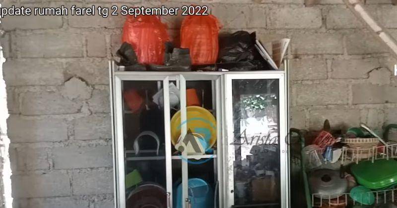 Youtube.com/ Arista Record