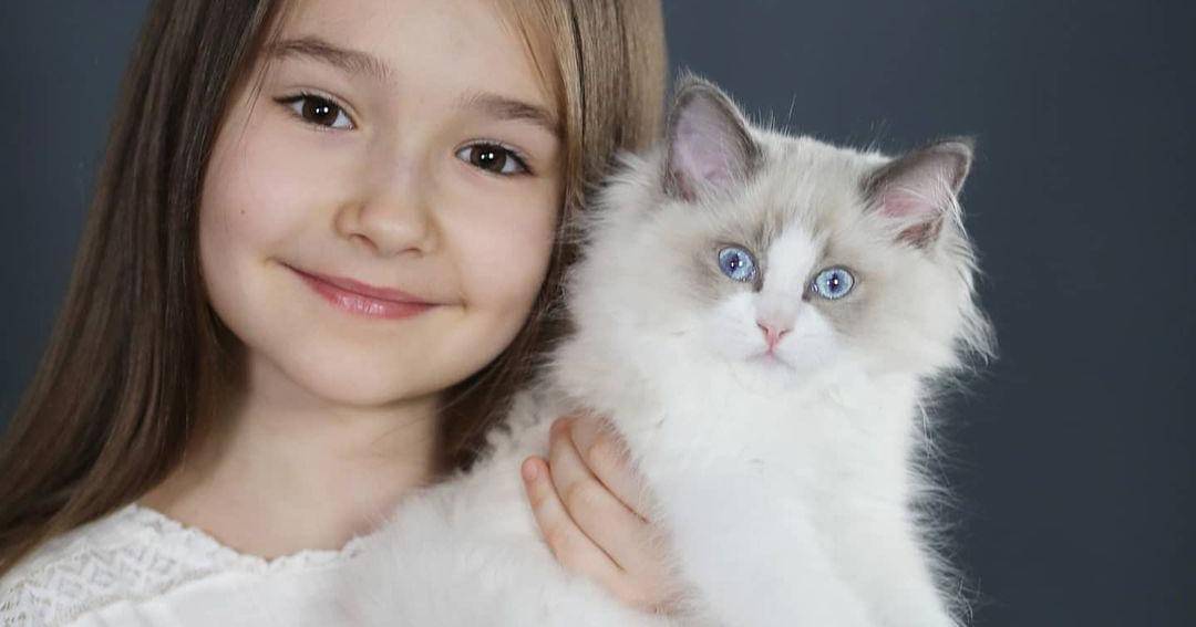 Instagram.com/belladevyatkina_official