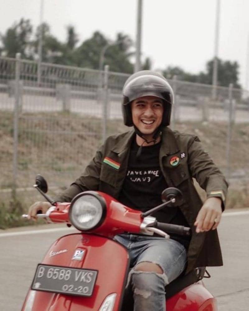 Instagram.com/arya.saloka